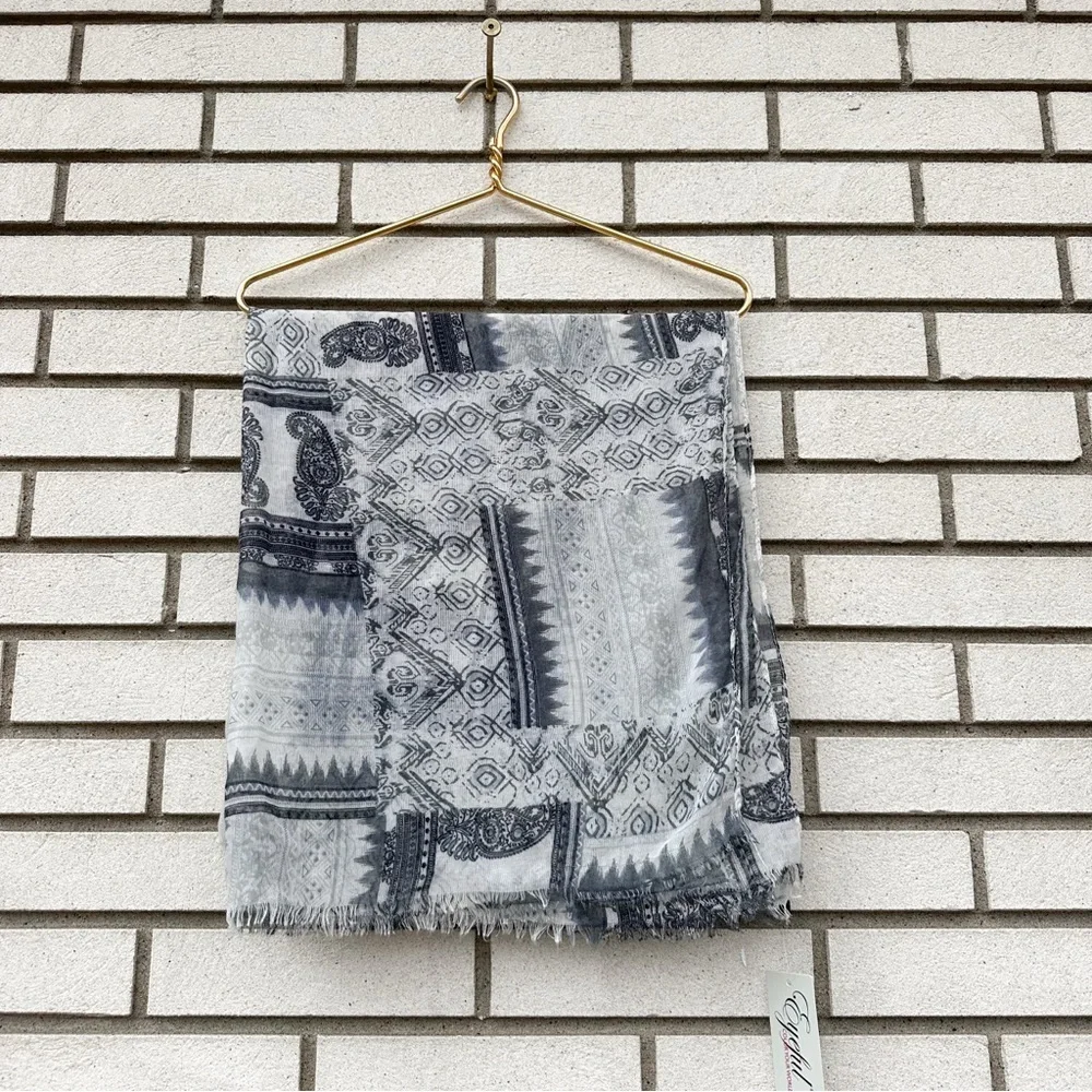 NWT Eyeful Sheer Abstract Paisley Scarf Gray Black White Raw Fringe Wrap